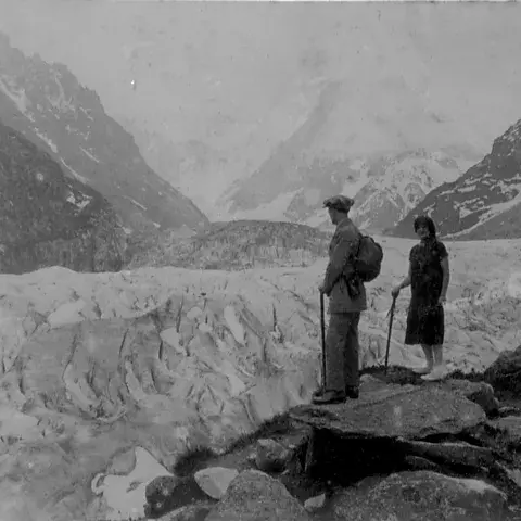 عکسی سیاه و سفید از یک دریای ناهموار یخ در صد سال پیش (اعتبار: Alamy)