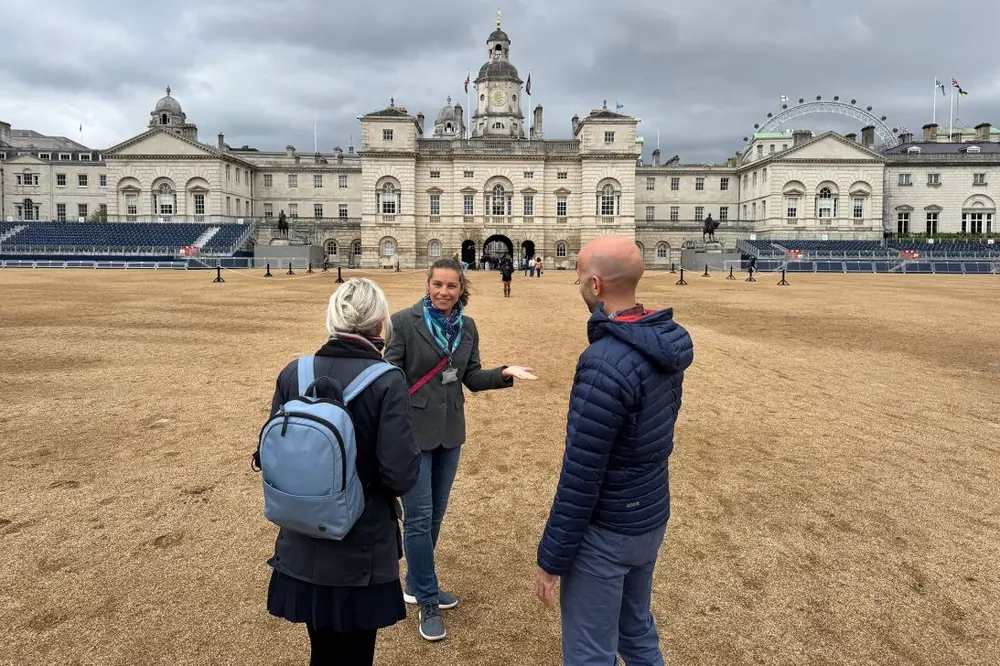 Denisa Podhrazska در حال برگزاری تور در لندن است. بر اساس تجربهاش، مسافران آمریکایی بسیار مهربان و پر سر و صدا هستند