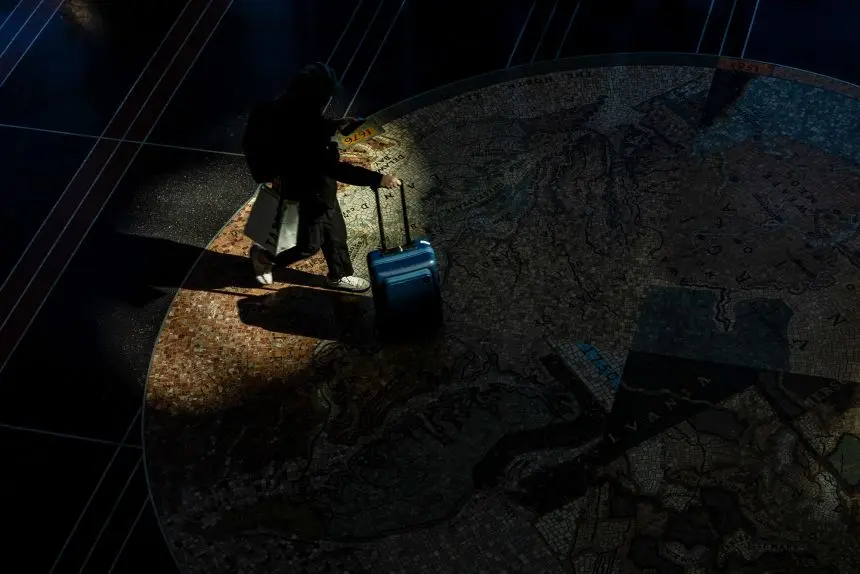 سفرکنندگان برای عید شکرگزاری باید بر تغییرات پروازی نظارت داشته باشند و برنامهٔ پشتیبان داشته باشند اگر وضعیت تغییر کند.