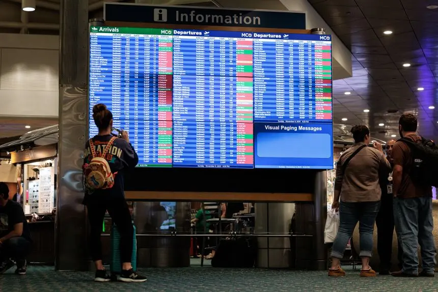 پروازهای جتهای کوچک منطقهای معمولاً اولین پروازهایی هستند که قطع میشوند.