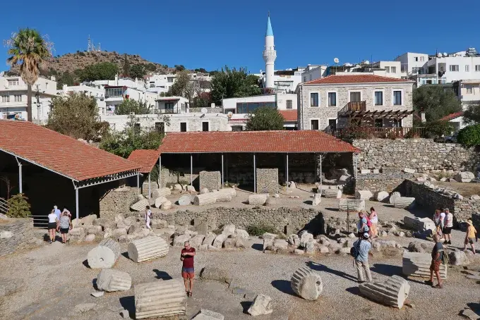 آرامگاه هالیکارناس: این بقایای به جا مانده از یکی از عجایب هفتگانه جهان باستان در بودروم، ترکیه است.