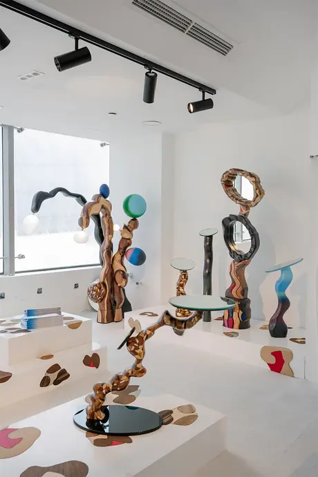 یک ترمینال فرودگاهی تبدیل به گالری برای NOMAD ابوظبی