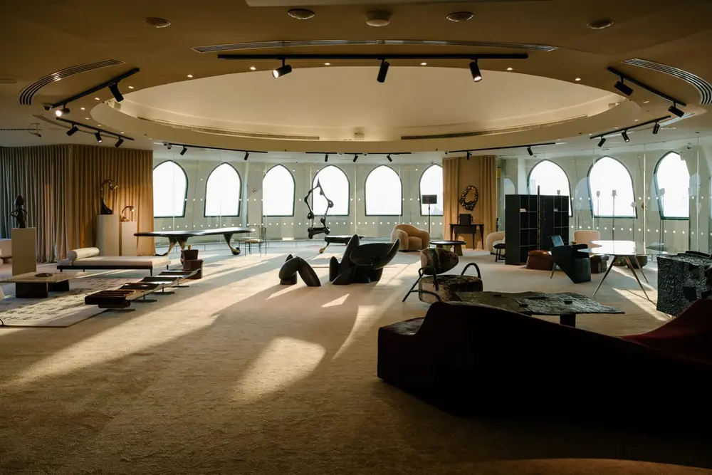 یک ترمینال فرودگاهی تبدیل به گالری برای NOMAD ابوظبی