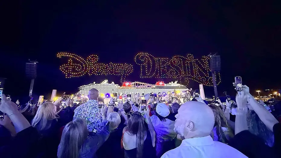 نمایش پهپاد دیزنی دستینی