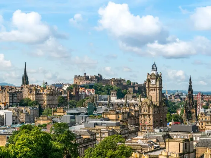 خط افق ادینبورگ.