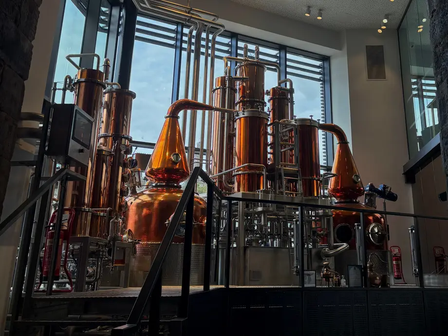 یک کارخانه جین در ادینبورگ.