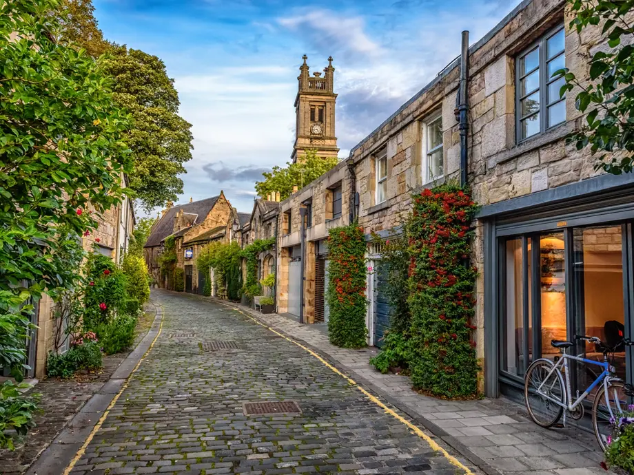 خیابان سیرکوس در محله استاک‌بریج ادینبورگ، اسکاتلند.