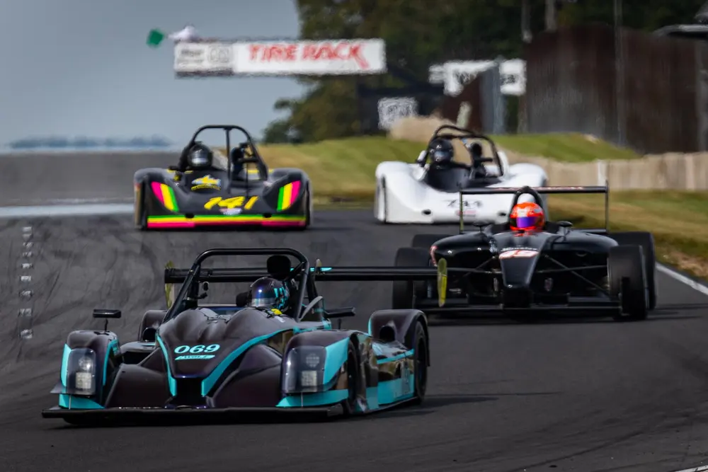 مسابقه آرینز هنر بر چرخ