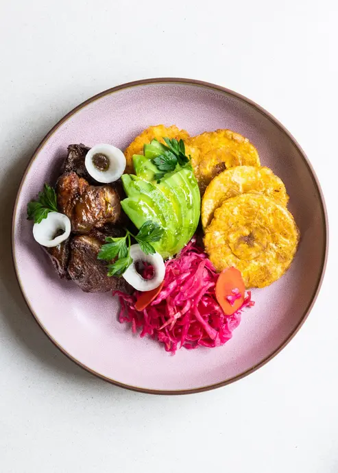 دره ویلماّت میوههای تازهای را ارائه میدهد که رستورانهای جدید پورتلند مانند Kann (در بالا) به کار میبرند