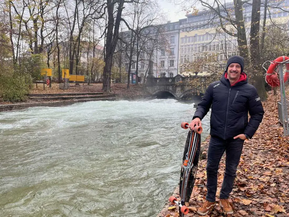 الکساندر نویمان، موج‌سوار