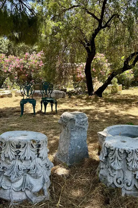 <strong>نشست‌های تفکر: </strong>آرامگاه در قرن چهارم پیش از میلاد ساخته شد تا اجساد حاکم محلی به نام ماوسولوس را در خود جای دهد.