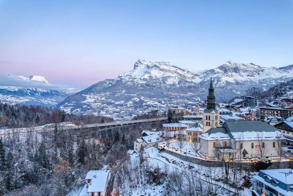 در میان آبوهوای در حال تغییر، سن-ژرووای-له-بن پیشرو charge برای دوران جدیدی از گردشگری پایدار در آلپ است—یک...