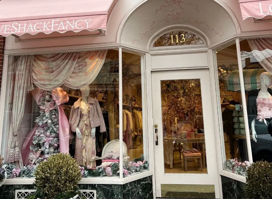 LoveShackFancy در گرینویچ