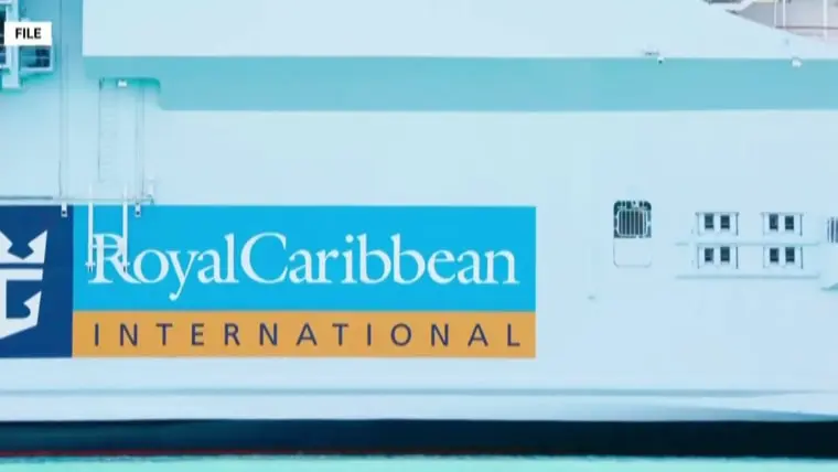 مسافر کشتی کروز Royal Caribbean پس از دریافت حداقل ۳۳ نوشیدنی درگذشت، در دعوی ادعا میشود مسافر کشتی کروز Royal Caribbean پس از دریافت حداقل ۳۳ نوشیدنی درگذشت، در دعوی ادعا میشود