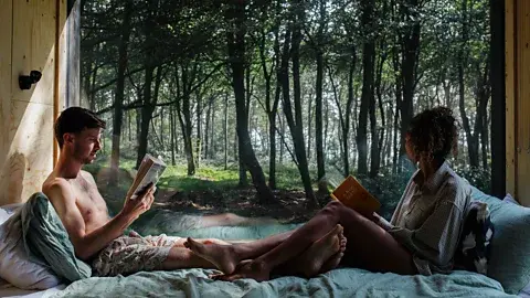 pasco.photography کلبه‌های خارج از شبکه به‌طور فزاینده‌ای به‌عنوان راهی برای قطع ارتباط و شارژ مجدد در طبیعت محبوب می‌شوند (منبع: Pasco Photography)