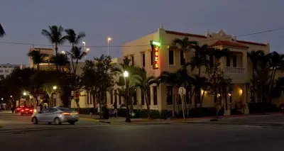 رستوران جو'س استون کریب در ساؤث بیچ به‌تازگی به‌عنوان یکی از مشهورترین رستوران‌های فلوریدا شناخته شد. (پاتریک فارل/میامی هرالد/سرویس خبری ترایبون از طریق گتی ایمیجز)