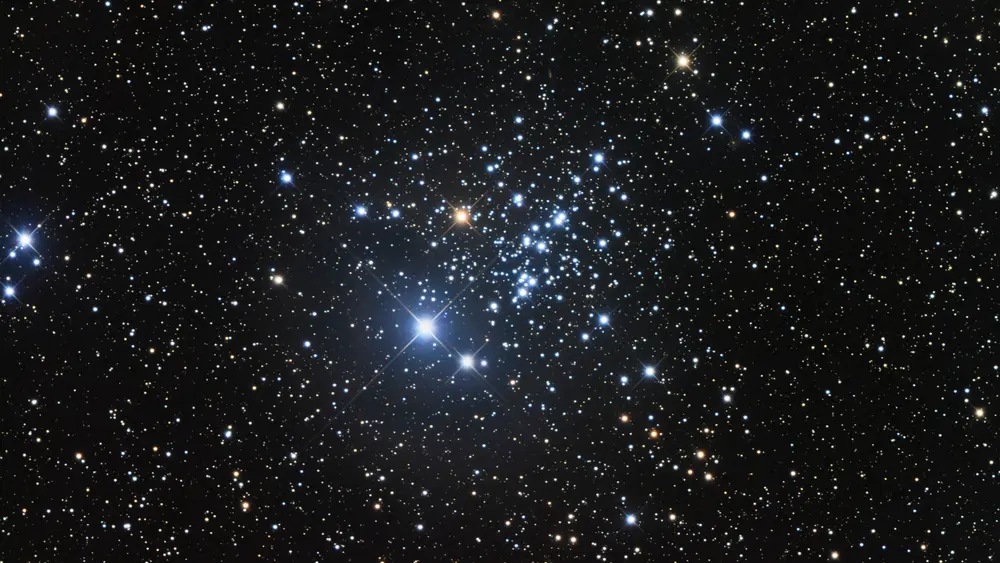 خوشه جغد در آسمان شب