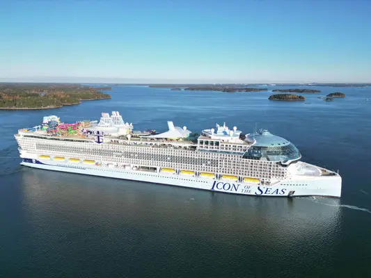 کشتی «آیکان آو د سیز» شرکت رویال کاریبین به دلیل طوفان ملیسا، به جای شرق کارائیب از غرب آن بازدید خواهد کرد.