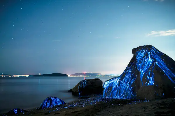 صخرههای گریان